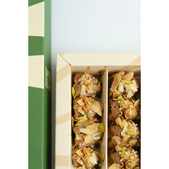 تمر سكري فاخر بحشوات مشكلة 800جم  طبيعي 