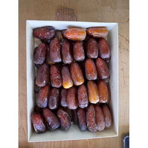 تمر رطب دخيني عضوي 1كجم مزرعة السلوى 