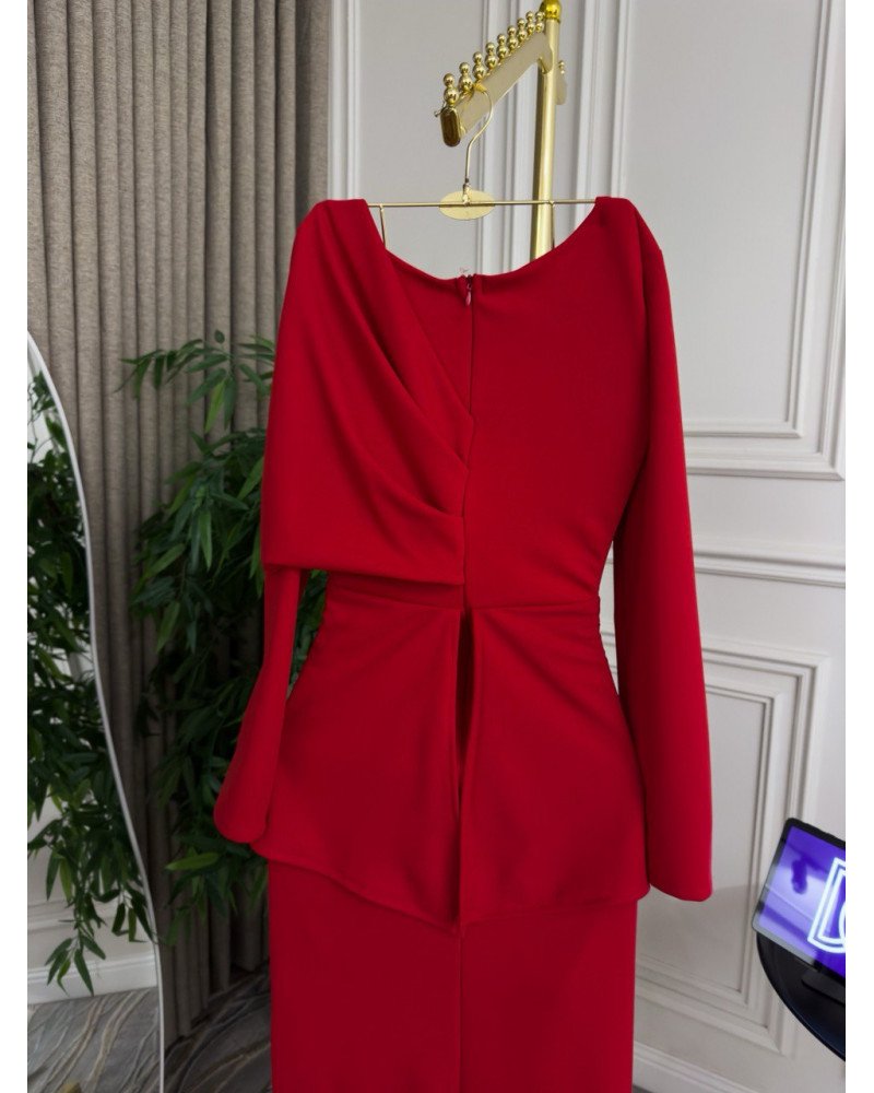 فستان باربي أحمر فستان باربي أحمر