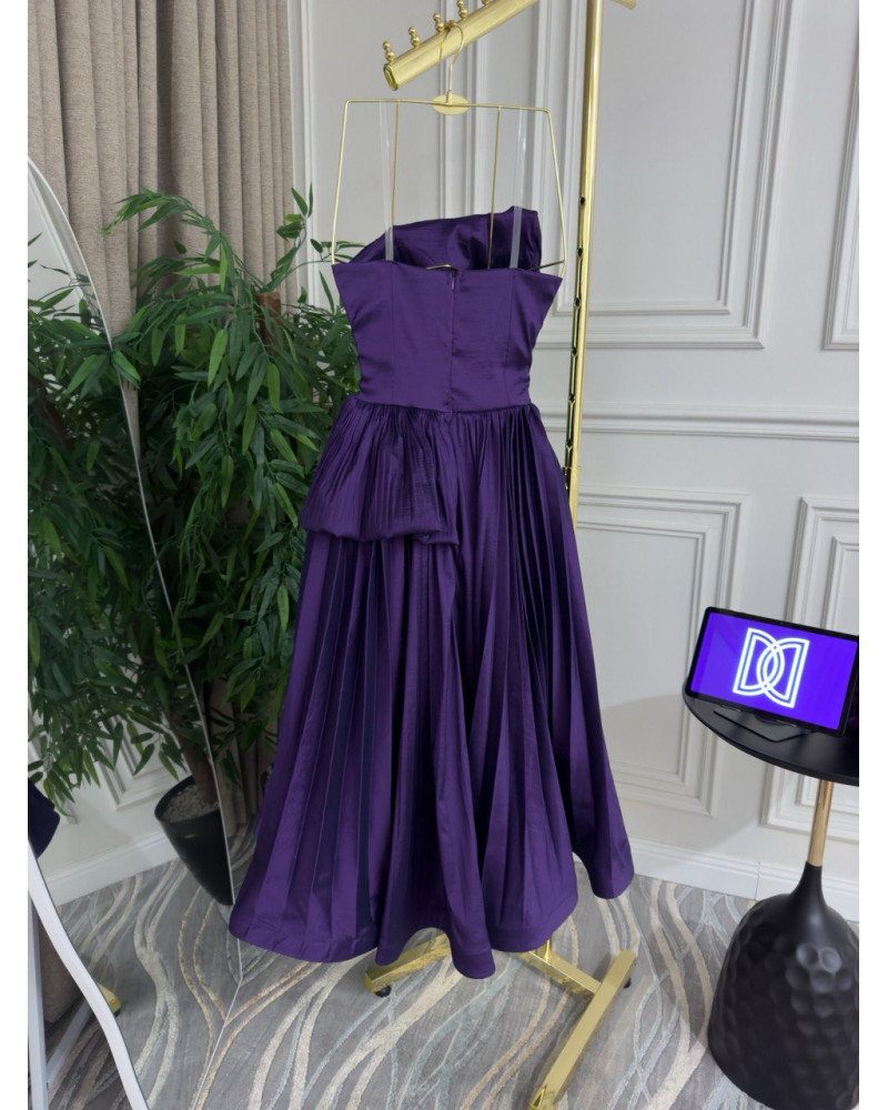 فستان سهرة ميكادو باللون البنفسجي فستان سهرة ميكادو باللون البنفسجي