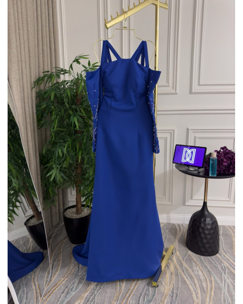 فستان باربي مطرز باللون الأزرق