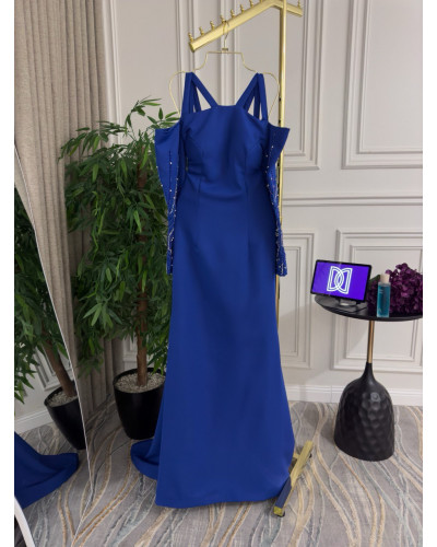 فستان باربي مطرز باللون الأزرق