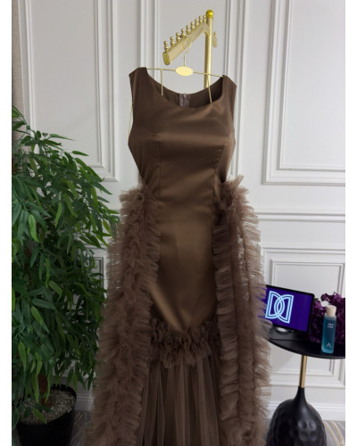 فستان سهرة باللون البني فستان سهرة باللون البني