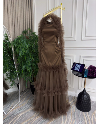 فستان سهرة باللون البني فستان سهرة باللون البني