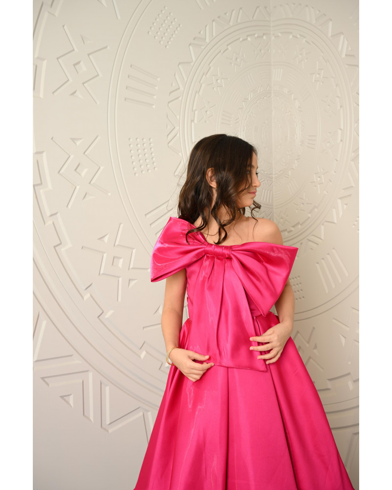 فستان بناتي سهرة فوشيا بتصميم فيونكة كبيرة