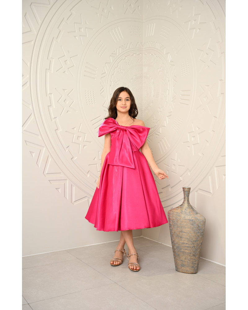 فستان بناتي سهرة فوشيا بتصميم فيونكة كبيرة