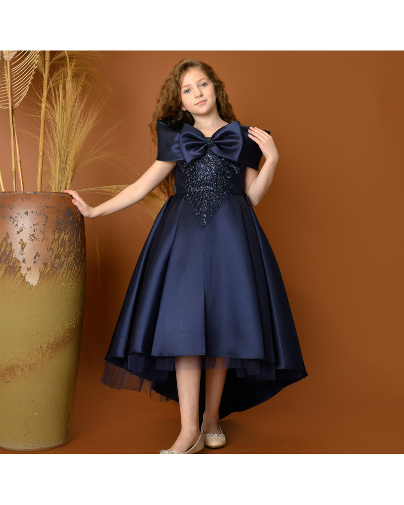 فستان سهرة منفوش بذيل مع فيونكة وتطريز على الصدر - 814 فستان سهرة منفوش بذيل مع فيونكة وتطريز على الصدر - 814