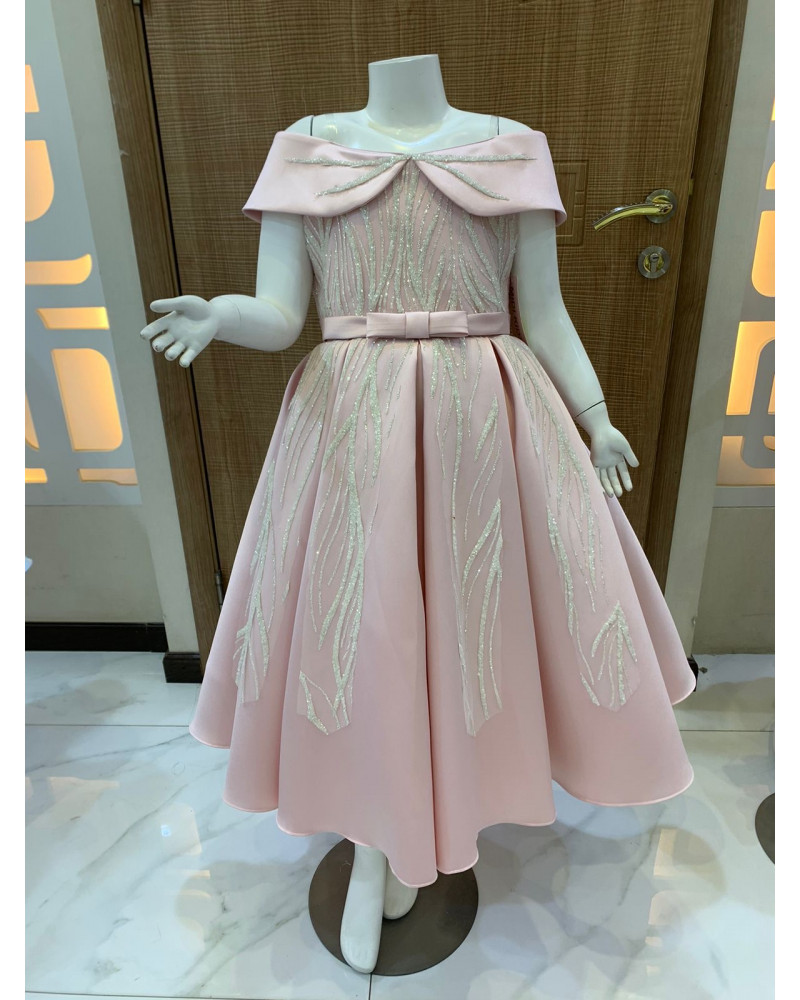 فستان بناتي سهرة 3 الوان بأكتاف مكشوفة بتصميم ملكي فستان بناتي سهرة 3 الوان بأكتاف مكشوفة بتصميم ملكي