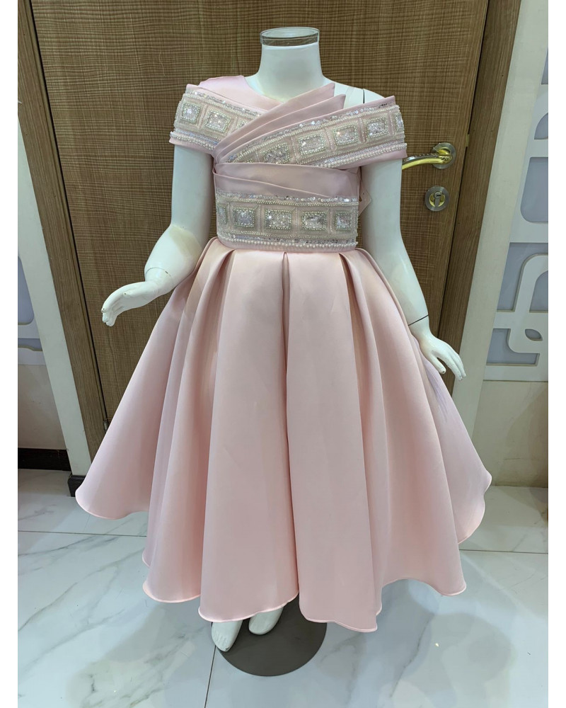 فستان بناتي سهرة 3 الوان بأكتاف مكشوفة فستان بناتي سهرة 3 الوان بأكتاف مكشوفة