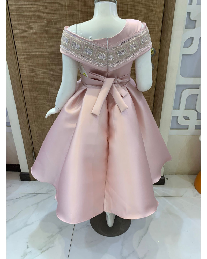 فستان بناتي سهرة 3 الوان بأكتاف مكشوفة فستان بناتي سهرة 3 الوان بأكتاف مكشوفة