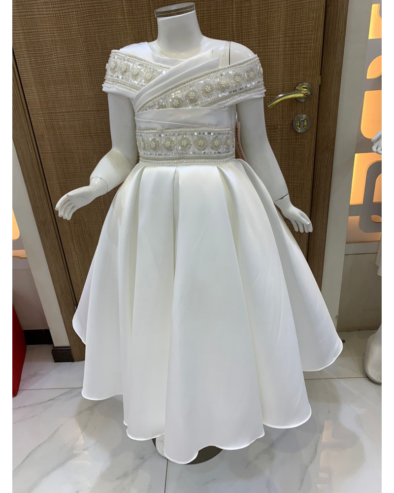 فستان بناتي سهرة 3 الوان بأكتاف مكشوفة فستان بناتي سهرة 3 الوان بأكتاف مكشوفة