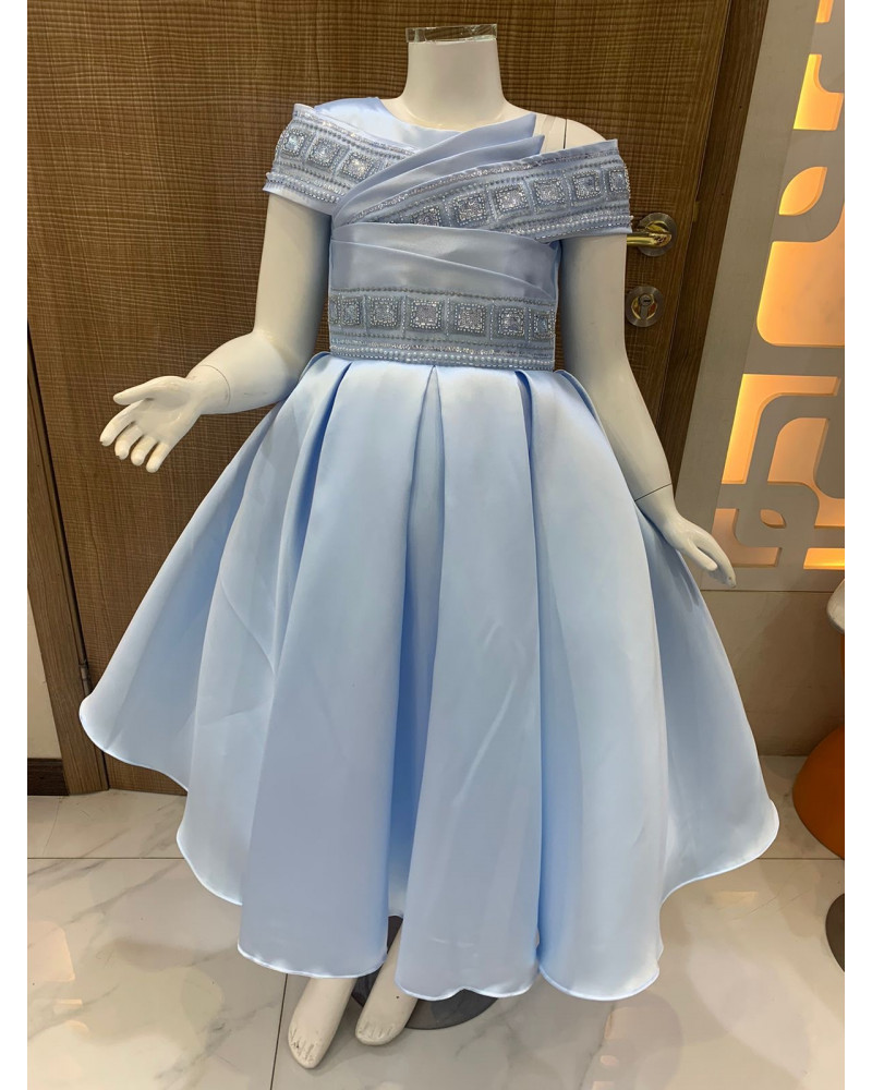 فستان بناتي سهرة 3 الوان بأكتاف مكشوفة فستان بناتي سهرة 3 الوان بأكتاف مكشوفة