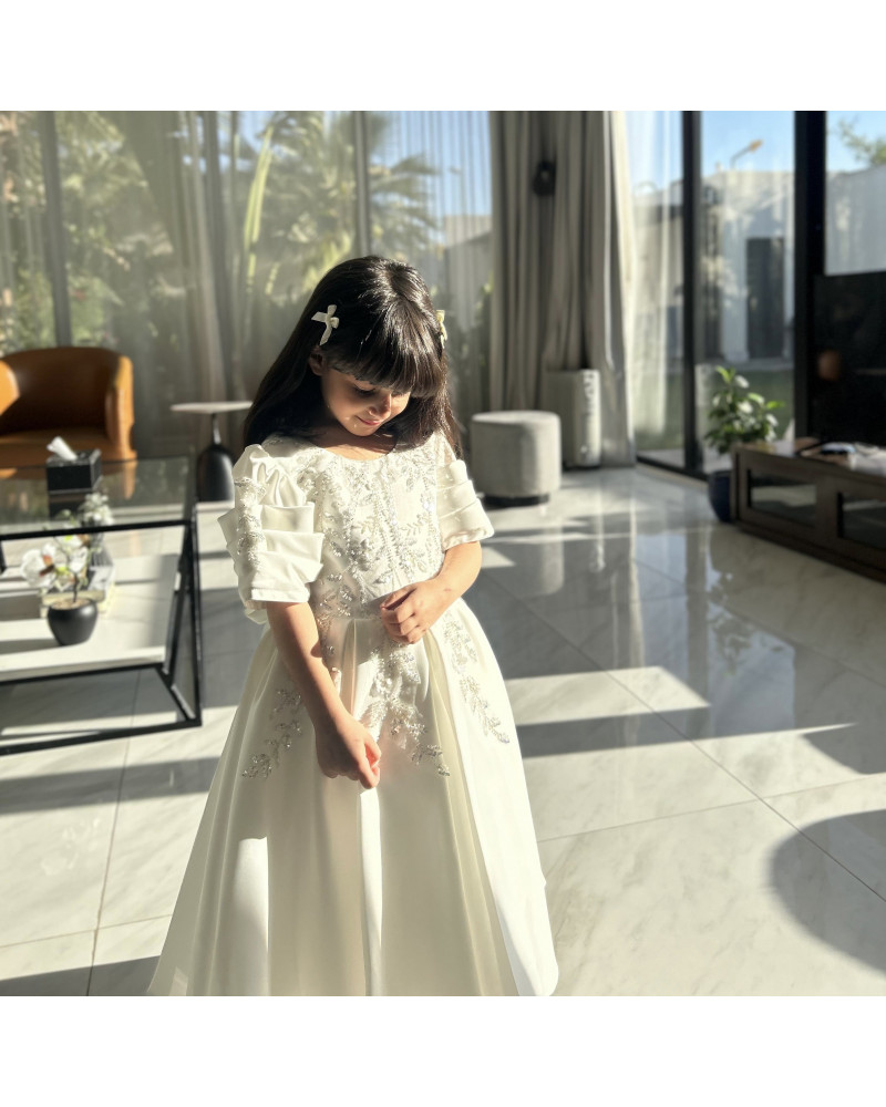 فستان سهرة بناتي تصميم أنيق باللون الأبيض مع تطريز فاخر - 805