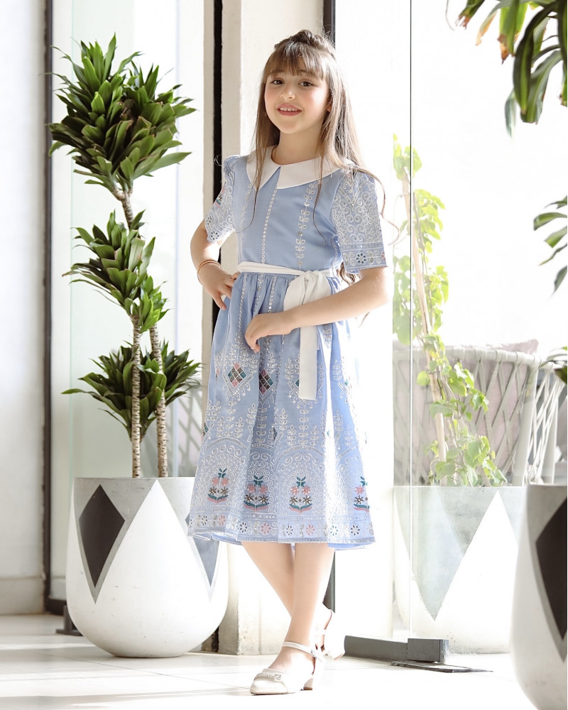 فستان بناتي بتطريز وحزام أنيق - Mk2501004 فستان بناتي بتطريز وحزام أنيق - Mk2501004