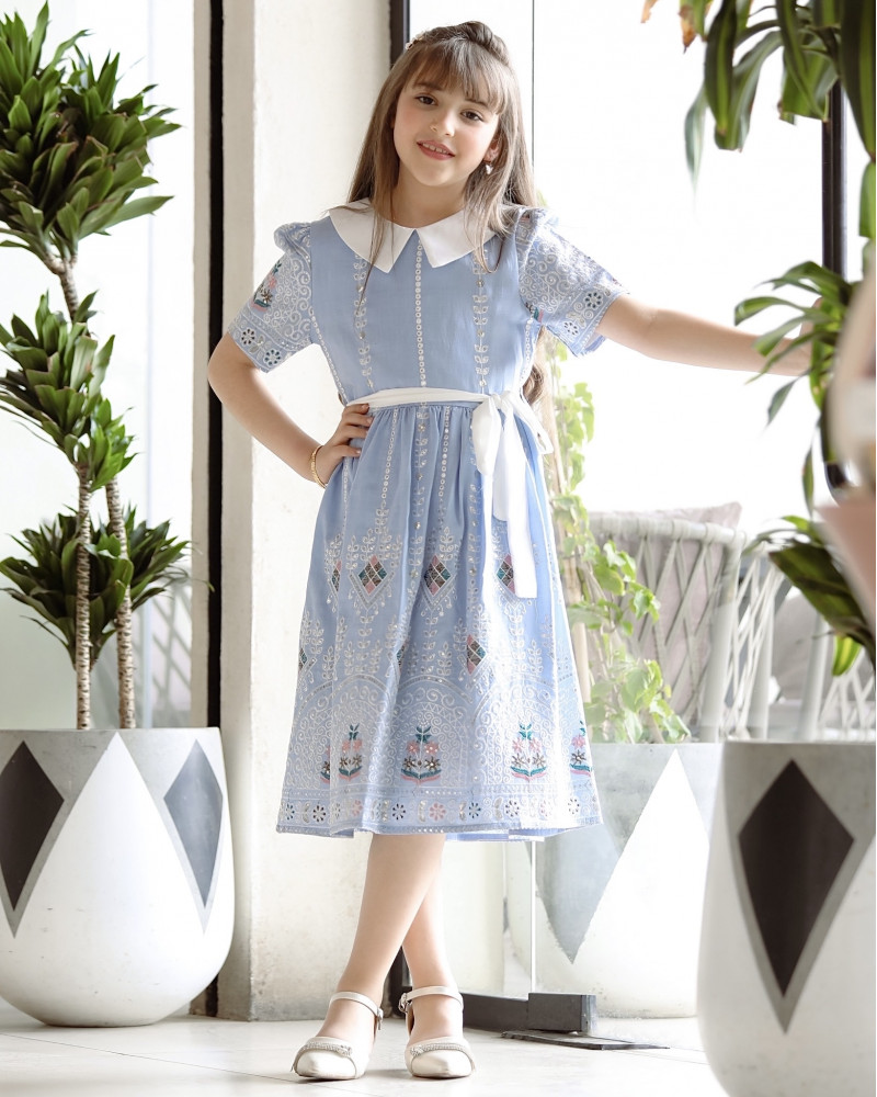 فستان بناتي بتطريز وحزام أنيق - Mk2501004 فستان بناتي بتطريز وحزام أنيق - Mk2501004