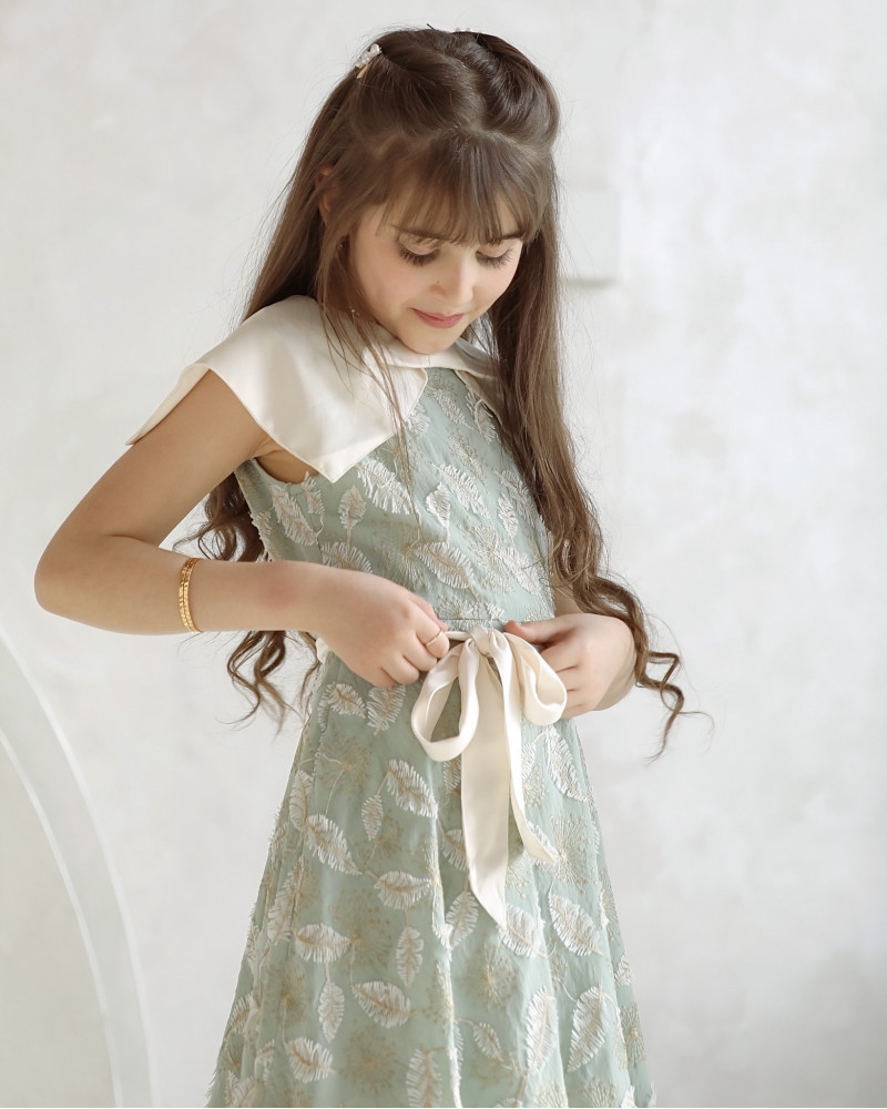 فستان بناتي بتطريز ورق الشجر - Mk2501001 فستان بناتي بتطريز ورق الشجر - Mk2501001