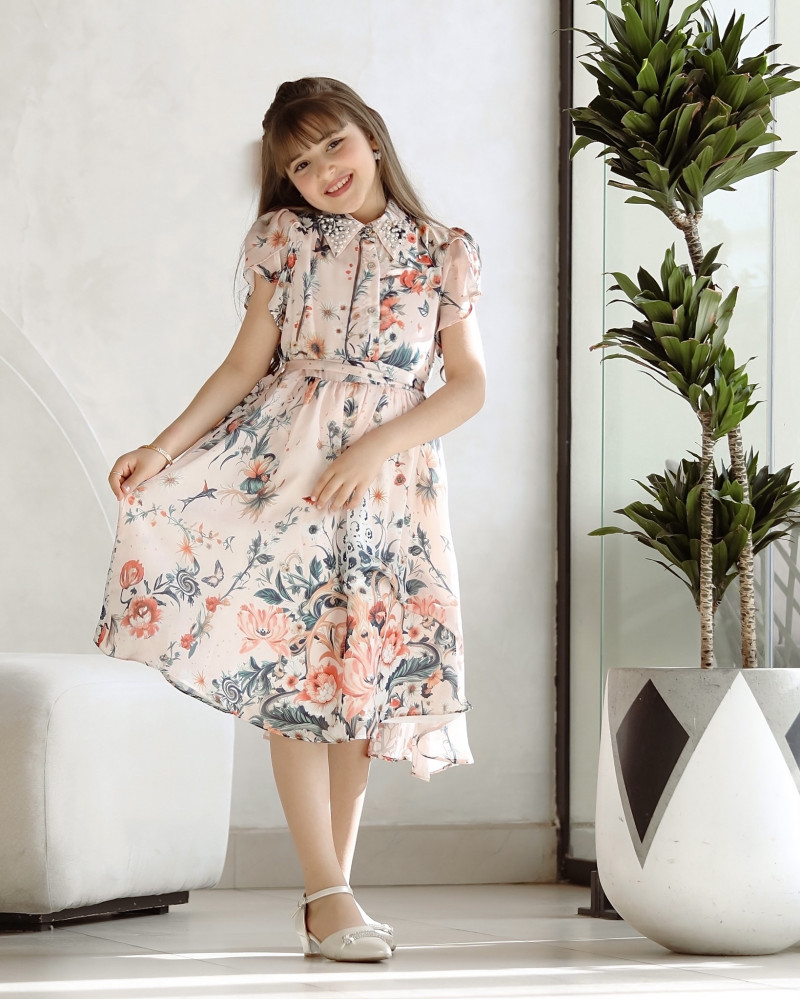 فستان بناتي بلمسات ساحرة مع ازرار وحزام - Mk2501007 فستان بناتي بلمسات ساحرة مع ازرار وحزام - Mk2501007