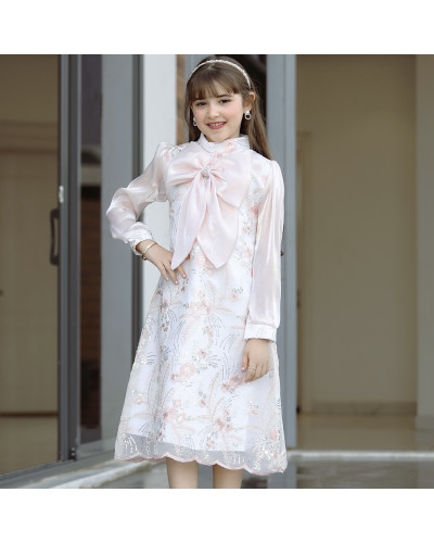 فستان بناتي سبور فيونكه على الصدر - 911 - يوجد اختلاف بدرجة لون الكم والفيونكة صورة توضيحية اخر صورتين فستان بناتي سبور فيونكه على الصدر - 911 - يوجد اختلاف بدرجة لون الكم والفيونكة صورة توضيحية اخر صورتين