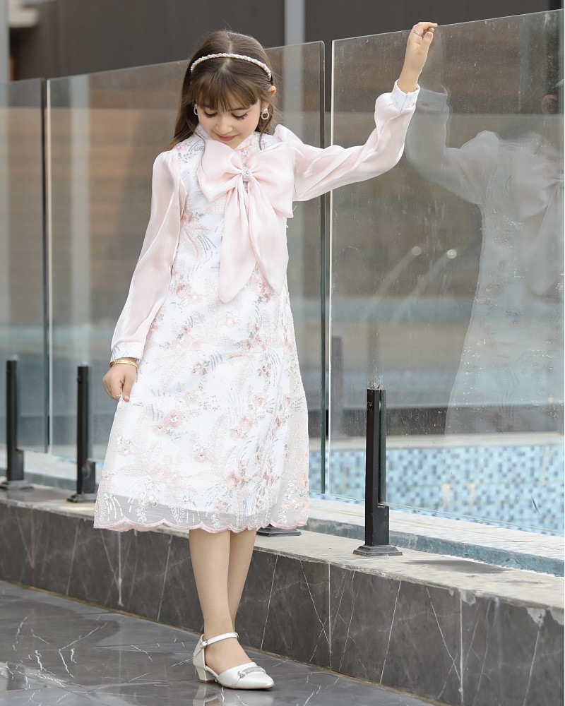 فستان بناتي سبور فيونكه على الصدر - 911 - يوجد اختلاف بدرجة لون الكم والفيونكة صورة توضيحية اخر صورتين فستان بناتي سبور فيونكه على الصدر - 911 - يوجد اختلاف بدرجة لون الكم والفيونكة صورة توضيحية اخر صورتين