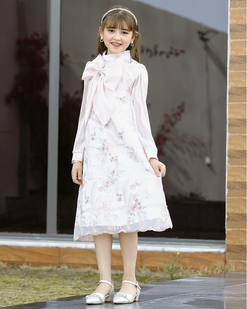 فستان بناتي سبور فيونكه على الصدر - 911 - يوجد اختلاف بدرجة لون الكم والفيونكة صورة توضيحية اخر صورتين فستان بناتي سبور فيونكه على الصدر - 911 - يوجد اختلاف بدرجة لون الكم والفيونكة صورة توضيحية اخر صورتين