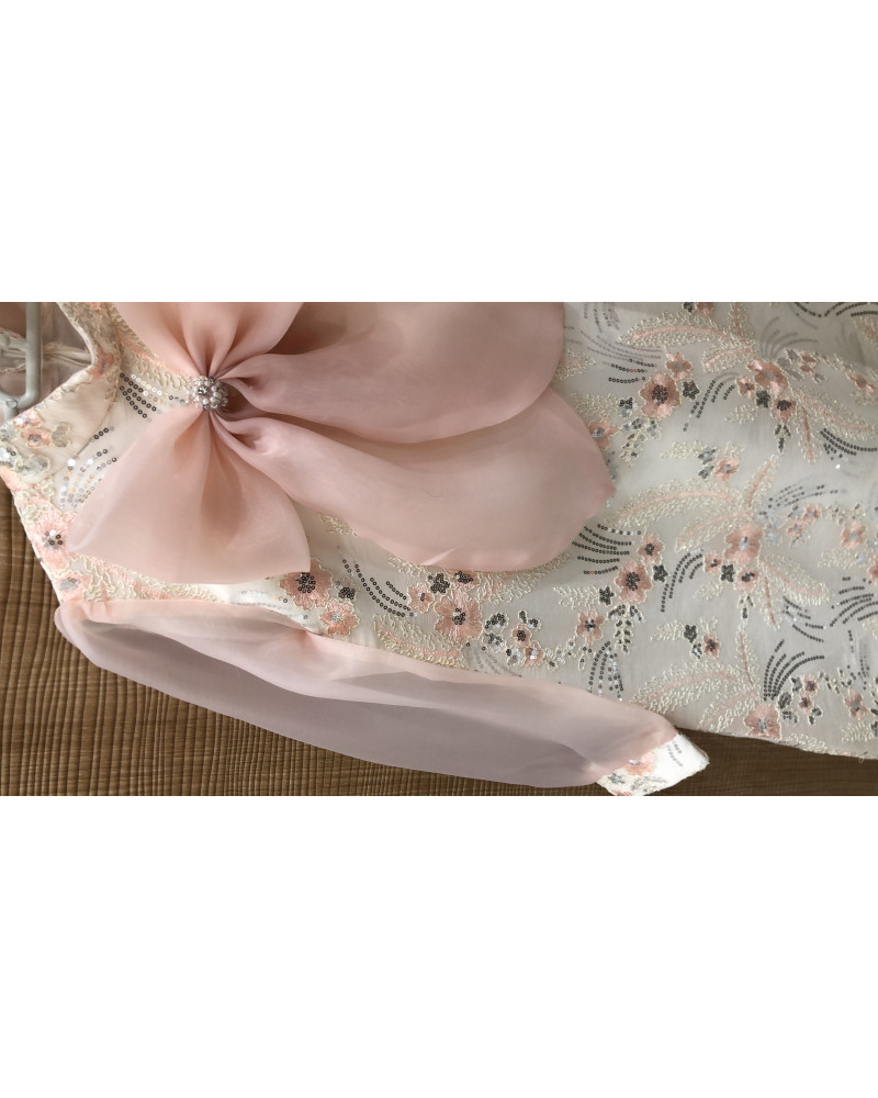 فستان بناتي سبور فيونكه على الصدر - 911 - يوجد اختلاف بدرجة لون الكم والفيونكة صورة توضيحية اخر صورتين فستان بناتي سبور فيونكه على الصدر - 911 - يوجد اختلاف بدرجة لون الكم والفيونكة صورة توضيحية اخر صورتين