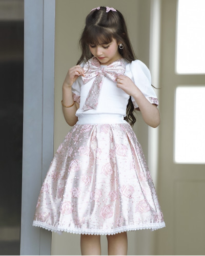 طقم تيور بناتي سبور بنقشات ورود وفيونكه على الصدر - 918