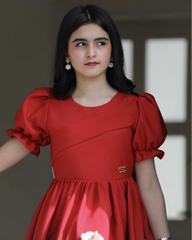 فستان بناتي أحمر ورود وفيونكه من الخلف - 917 فستان بناتي أحمر ورود وفيونكه من الخلف - 917