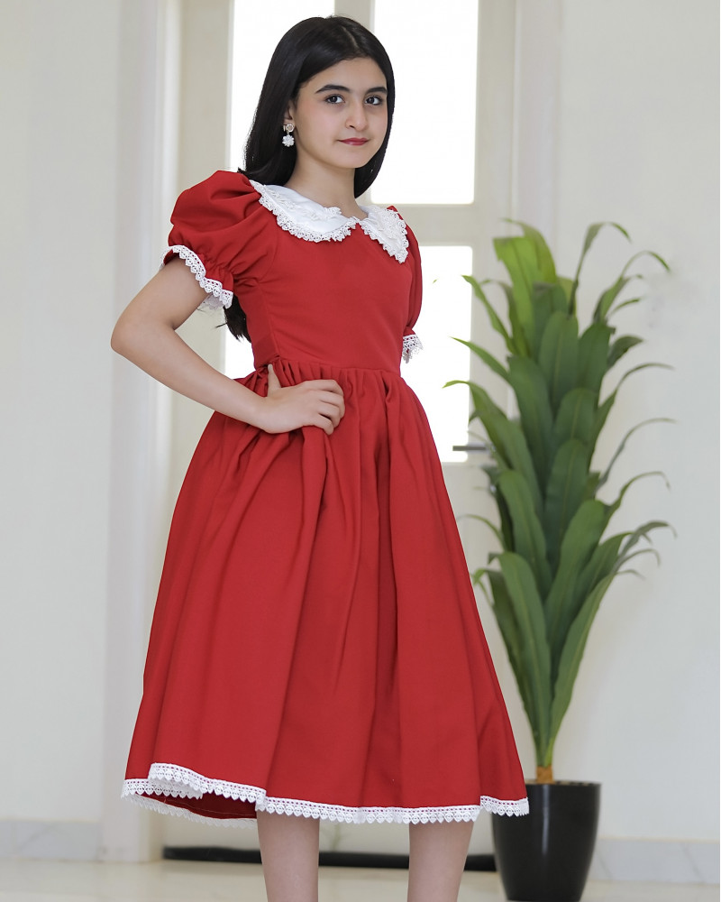 فستان بناتي أحمر سادة بحزام من الخلف - 915