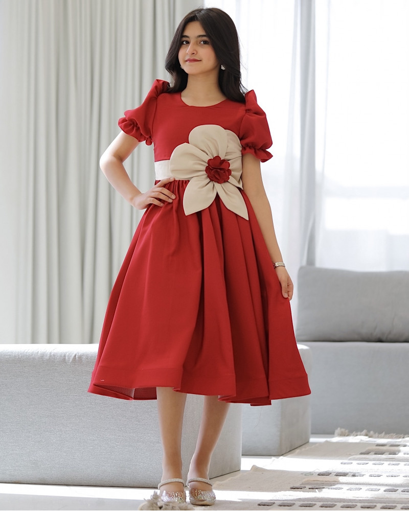 فستان بناتي أحمر بورده كبيره على الخصر - 916