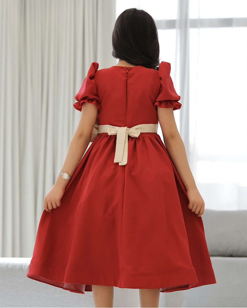 فستان بناتي أحمر بورده كبيره على الخصر - 916