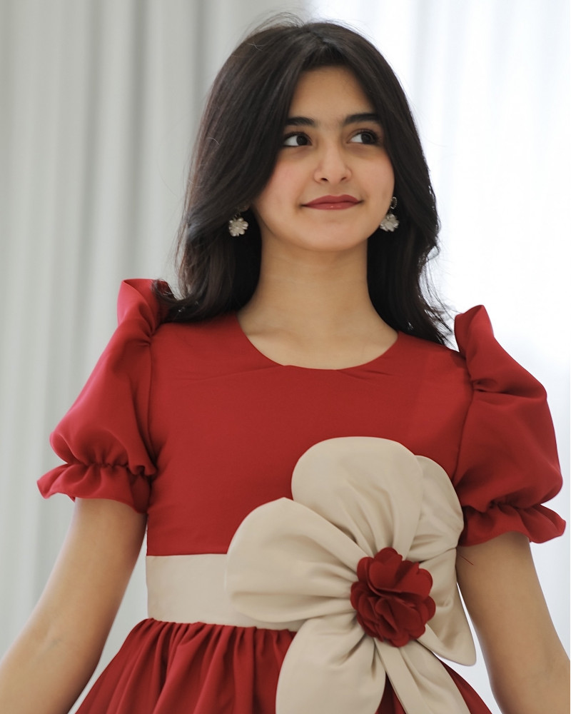 فستان بناتي أحمر بورده كبيره على الخصر - 916