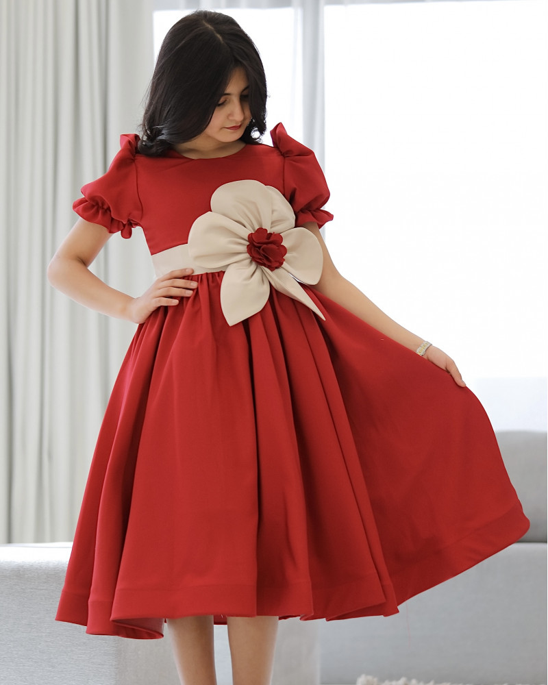 فستان بناتي أحمر بورده كبيره على الخصر - 916