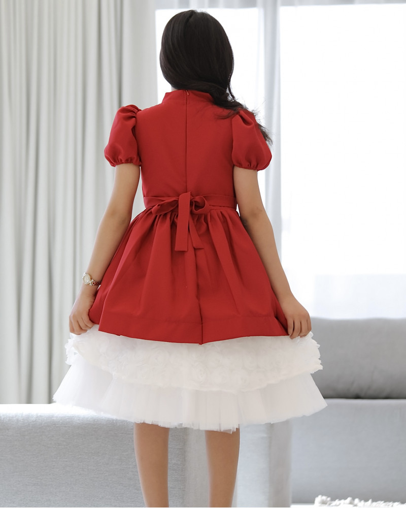 فستان بناتي أحمر بورده حمراء على الصدر - 913 فستان بناتي أحمر بورده حمراء على الصدر - 913