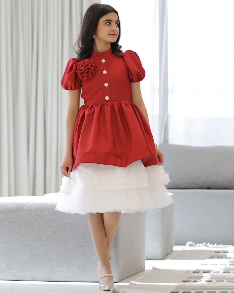 فستان بناتي أحمر بورده حمراء على الصدر - 913 فستان بناتي أحمر بورده حمراء على الصدر - 913