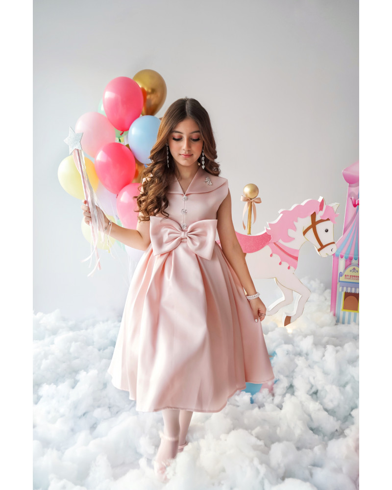 فستان بناتي وردي بفيونكة كبيرة حيث تتحقق الحكايات - M3725 فستان بناتي وردي بفيونكة كبيرة حيث تتحقق الحكايات - M3725