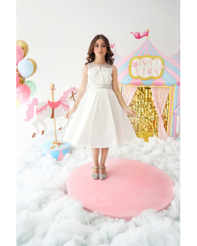 فستان بناتي سهرة إطلالة الأميرات ذيل مرصع وفيونكه من الخلف - M3570 فستان بناتي سهرة إطلالة الأميرات ذيل مرصع وفيونكه من الخلف - M3570