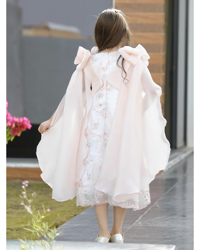 فستان بناتي سبور فراشة وفيونكه على الكتف - 906 - يوجد اختلاف بدرجة لون الجناح صورة توضيحية في اخر صورتين فستان بناتي سبور فراشة وفيونكه على الكتف - 906 - يوجد اختلاف بدرجة لون الجناح صورة توضيحية في اخر صورتين