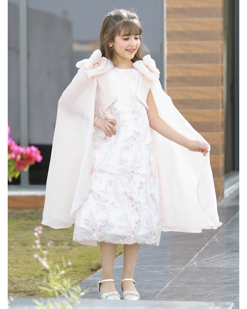 فستان بناتي سبور فراشة وفيونكه على الكتف - 906 - يوجد اختلاف بدرجة لون الجناح صورة توضيحية في اخر صورتين فستان بناتي سبور فراشة وفيونكه على الكتف - 906 - يوجد اختلاف بدرجة لون الجناح صورة توضيحية في اخر صورتين