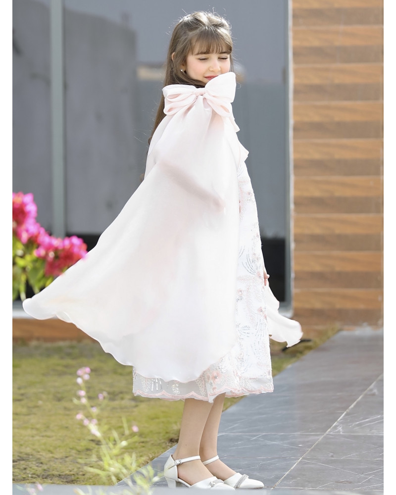 فستان بناتي سبور فراشة وفيونكه على الكتف - 906 - يوجد اختلاف بدرجة لون الجناح صورة توضيحية في اخر صورتين فستان بناتي سبور فراشة وفيونكه على الكتف - 906 - يوجد اختلاف بدرجة لون الجناح صورة توضيحية في اخر صورتين