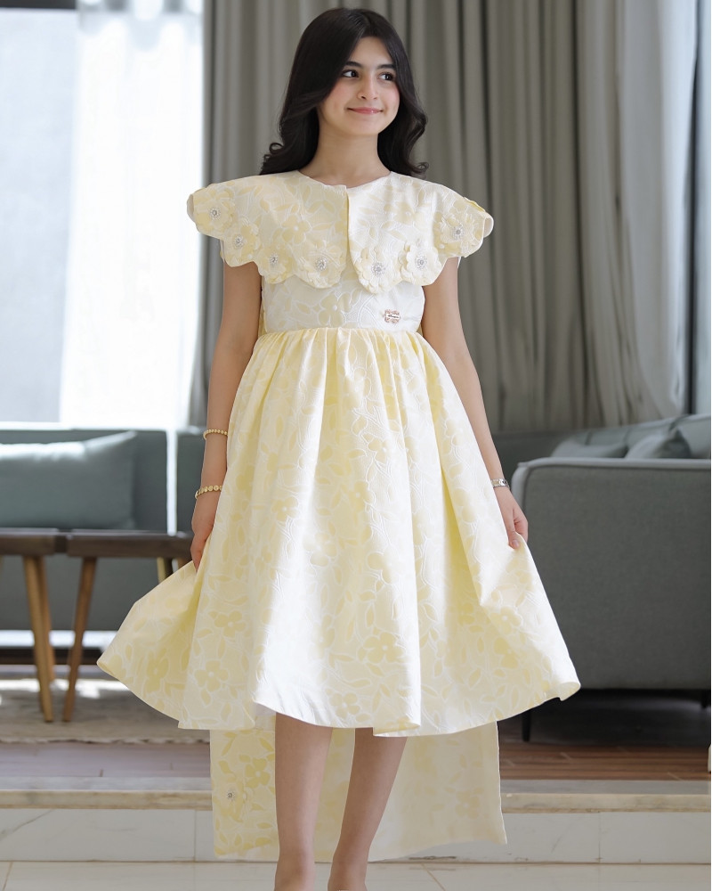 فستان بناتي الاصفر الانيق بذيل وتفاصيل انيقة - 924 فستان بناتي الاصفر الانيق بذيل وتفاصيل انيقة - 924