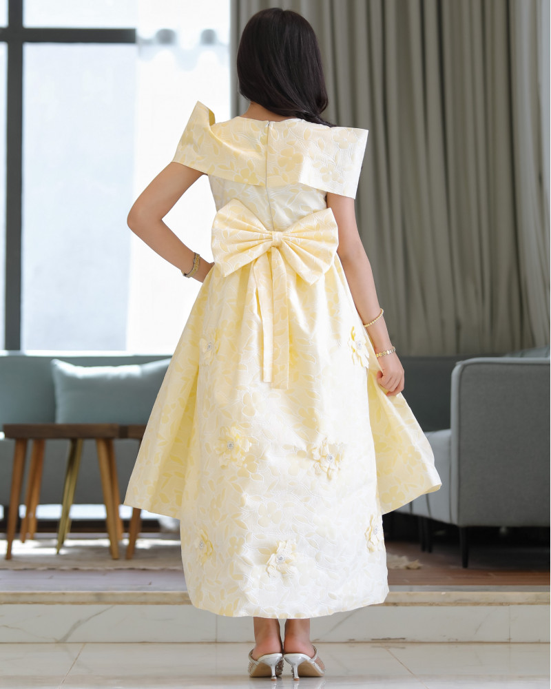 فستان بناتي الاصفر بذيل وفيونكه من الامام والخلف - 920 فستان بناتي الاصفر بذيل وفيونكه من الامام والخلف - 920