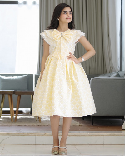 فستان بناتي الاصفر بفيونكه وحزام انيق - 901