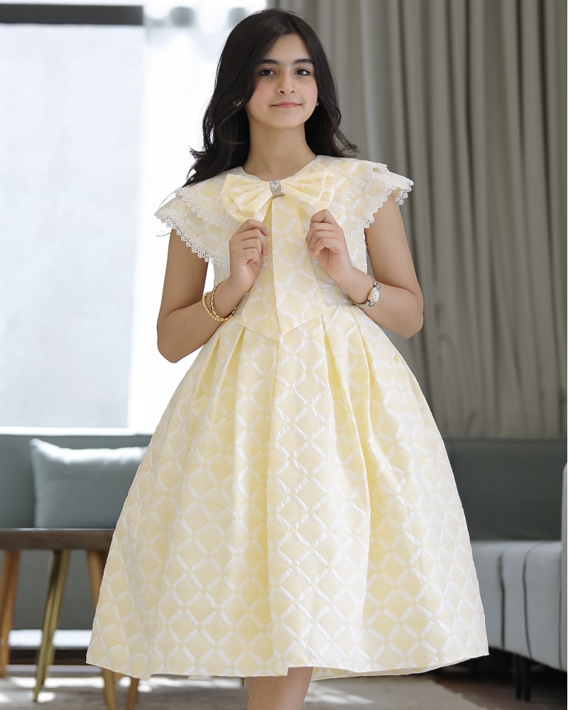 فستان بناتي الاصفر بفيونكه وحزام انيق - 901 فستان بناتي الاصفر بفيونكه وحزام انيق - 901