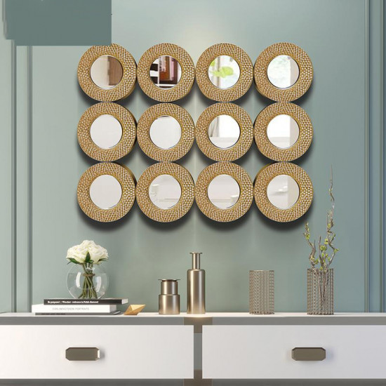 ديكور مرآة حائط اطار ذهبي 75×100 سم ديكور مرآة حائط اطار ذهبي 75×100 سم