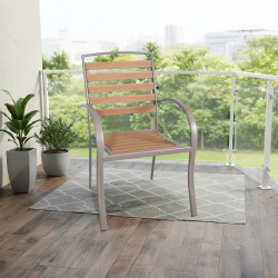 كرسي مفرد من البلاستيك والمعدن