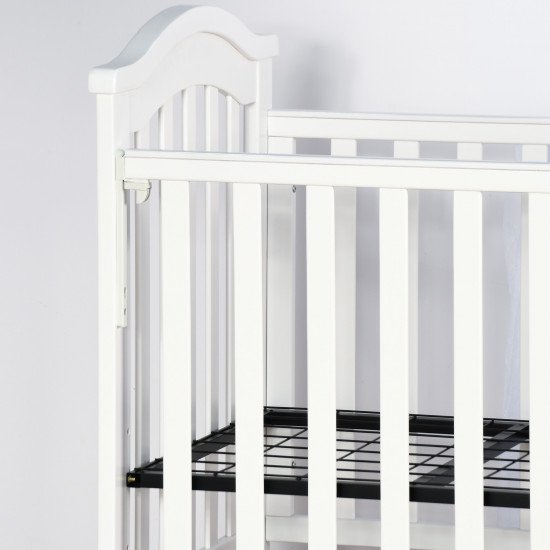 سرير أطفال بناموسية من الخشب والمعدن