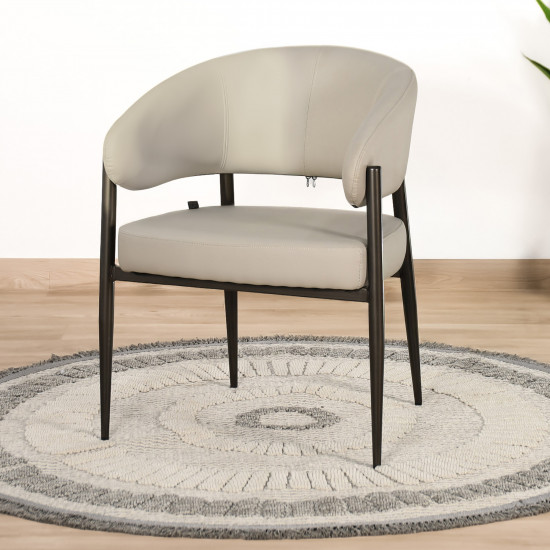 كرسي جلد مودرن بأرجل معدنية - بيج