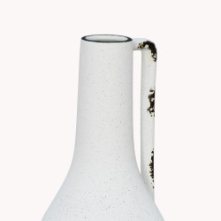 فازة ورد تصميم عصري من السيراميك أبيض