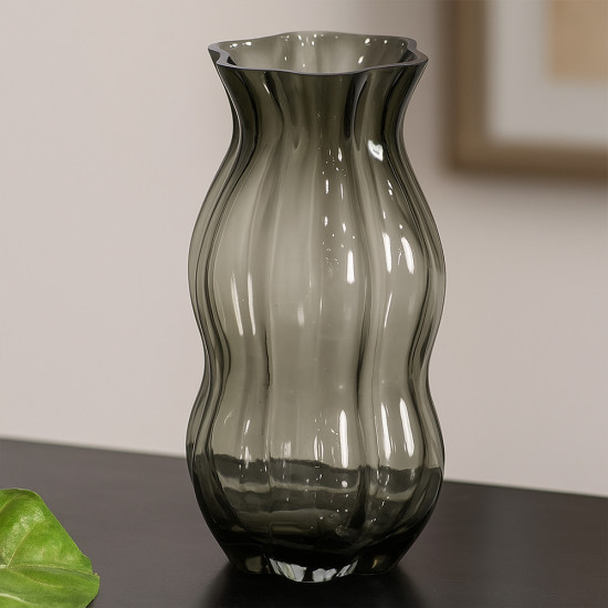 فازة ورد شفافة تصميم عصري رمادي