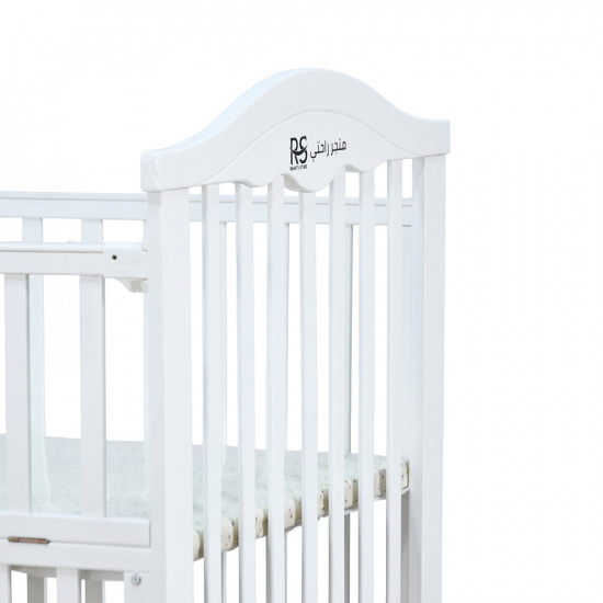 سرير أطفال خشبي بناموسية مع دور تخزين أبيض سرير أطفال خشبي بناموسية مع دور تخزين أبيض